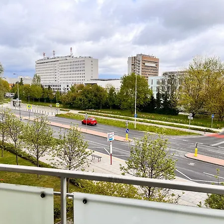 Daire Roentgena 16 Przy Centrum Onkologii I Klinice Novum Varşova